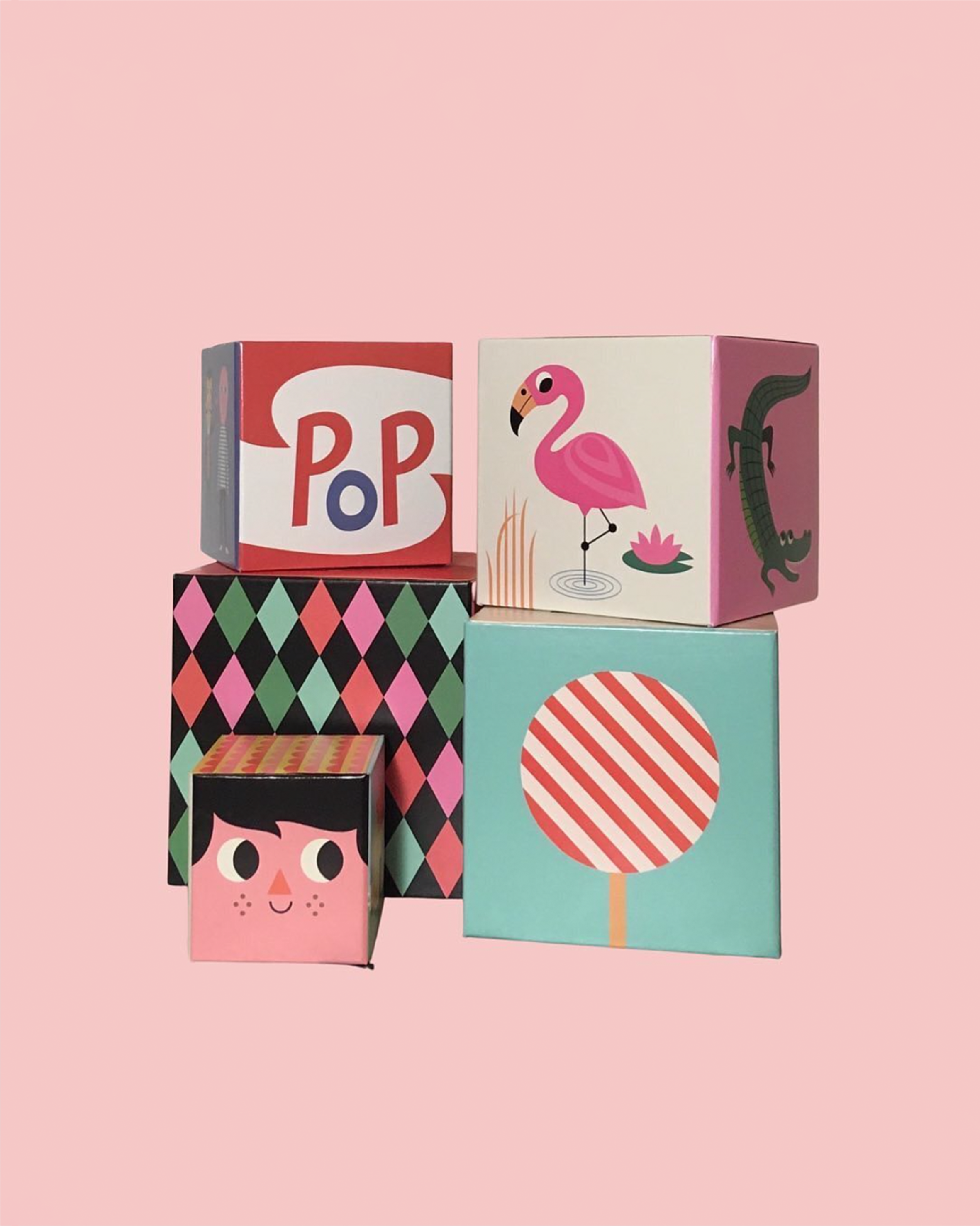 STACKING AND NESTING BOX (cardboard) fra Omm design
